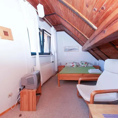 民宿 Goscinny Dom *